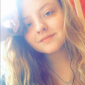 Meet your Posher, Abigail